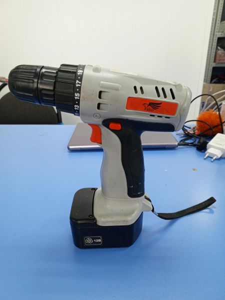 шуруповёрт аккумуляторный Falco CD-12 646-039 с СЗУ в Усть-Илимск