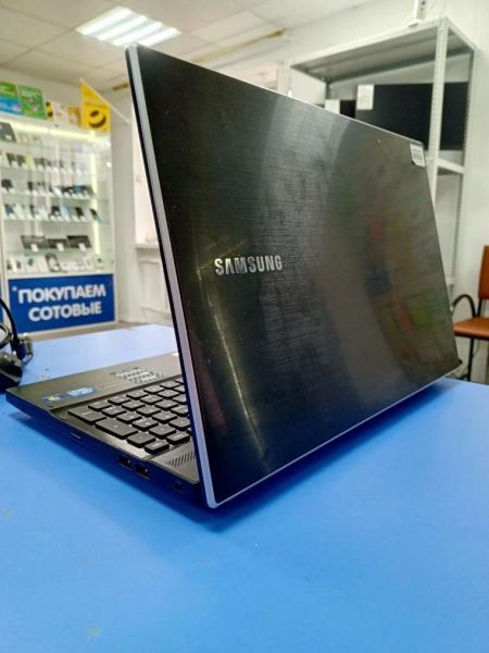 ноутбук Samsung NP300V5A-S0ERU в Усть-Илимск