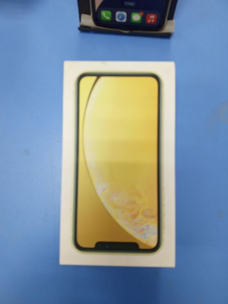 сотовый телефон Apple iPhone XR 64GB в Усть-Илимск