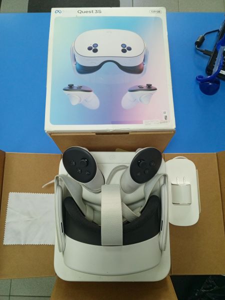 очки и системы vr Oculus Quest 3S (P97) 128GB в Усть-Илимск