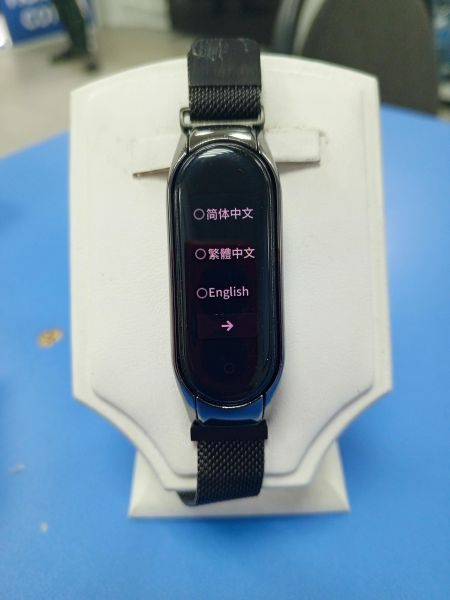 умные часы и браслеты Xiaomi Mi Smart Band 5 (XMSH10HM) c СЗУ в Усть-Илимск