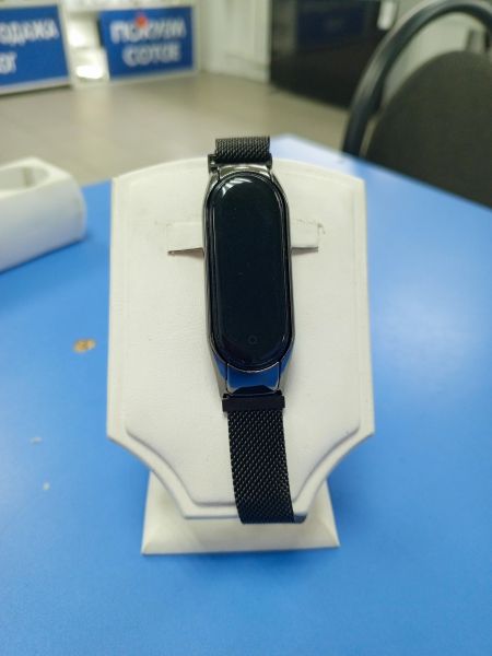 умные часы и браслеты Xiaomi Mi Smart Band 5 (XMSH10HM) c СЗУ в Усть-Илимск
