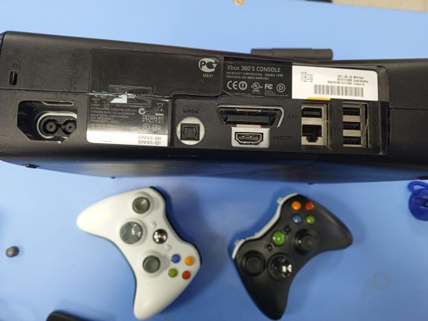 игровая приставка Microsoft Xbox 360 S 500GB (1439) в Усть-Илимск