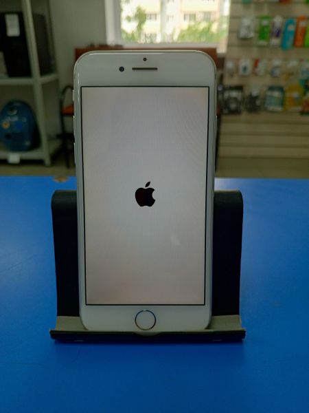 сотовый телефон Apple iPhone 8 64GB в Усть-Илимск