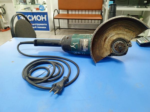 шлифмашина угловая сетевая Makita 9069 в Усть-Илимск