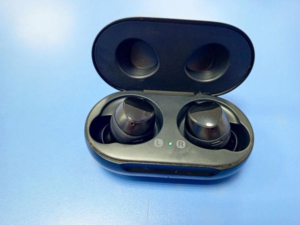 беспроводные наушники Samsung Galaxy Buds (SM-R170) в Усть-Илимск