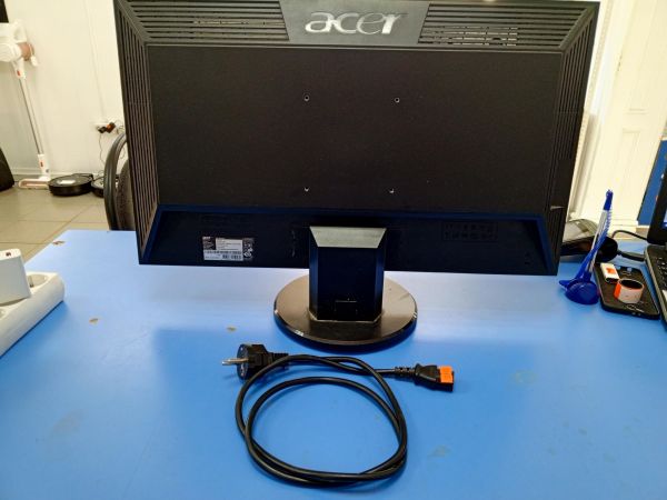 монитор Acer V233H AOb в Усть-Илимск