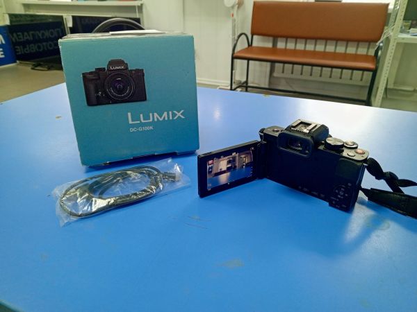 фотоаппарат Panasonic Lumix DC-G100 Kit с СЗУ в Усть-Илимск