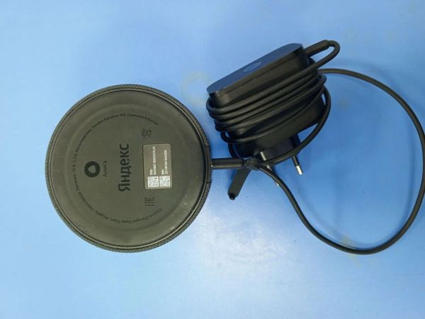 умная колонка Яндекс Станция Мини Плюс (YNDX-00020) с СЗУ в Усть-Илимск
