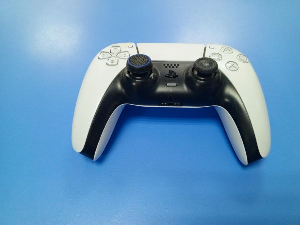 контроллер и геймпад Sony PlayStation DualSense (CFI-ZCT1J) в Усть-Илимск