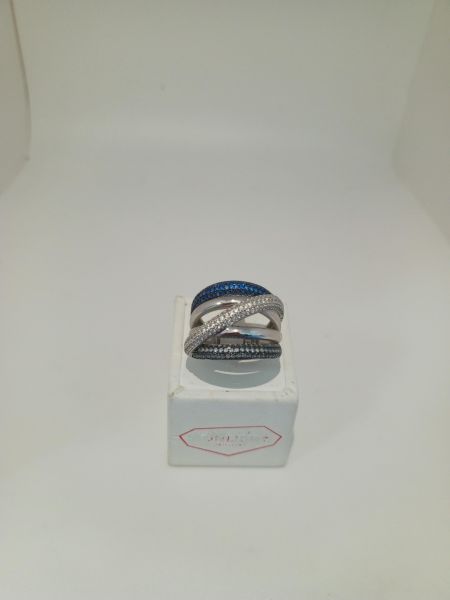 серебряное кольцо Кольцо серебро 925 6,21g, вес изделия 6.58g, размер 19, 30 камней и более в Усть-Илимск