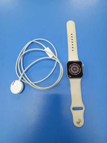 умные часы и браслеты Apple Watch SE 2 40mm (A2722) с СЗУ в Усть-Илимск