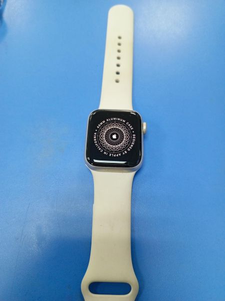 умные часы и браслеты Apple Watch SE 2 40mm (A2722) с СЗУ в Усть-Илимск