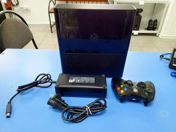 игровая приставка Microsoft Xbox 360 E 500GB (1538) в Усть-Илимск
