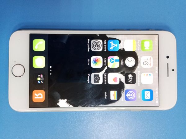 Купить Apple iPhone 8 64GB в Ангарск за 3000 руб.