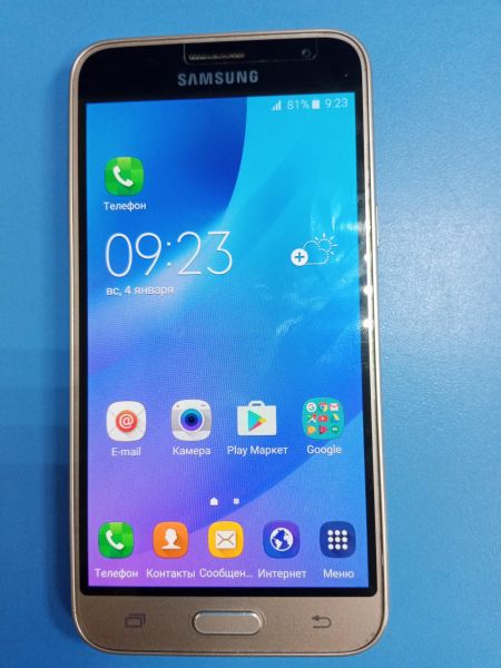 Купить Samsung Galaxy J3 2016 (J320F) Duos в Ангарск за 1300 руб.