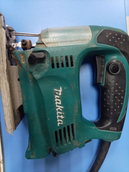 Купить Makita 4329 в Ангарск за 2100 руб.