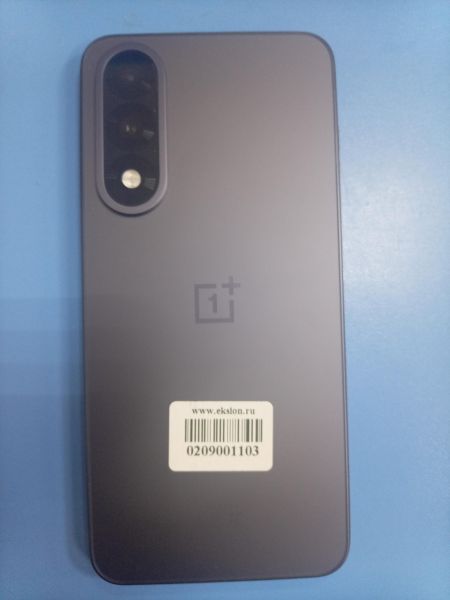 Купить OnePlus Nord 5 12/512GB (CPH2709) Duos в Ангарск за 23600 руб.