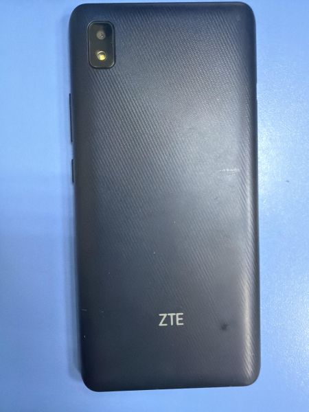 сотовый телефон ZTE Blade L210 Duos в Ангарск