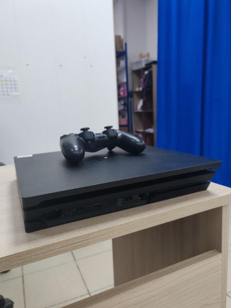 игровая приставка Sony PlayStation 4 Pro 1TB (CUH-7006B) в Усть-Илимск
