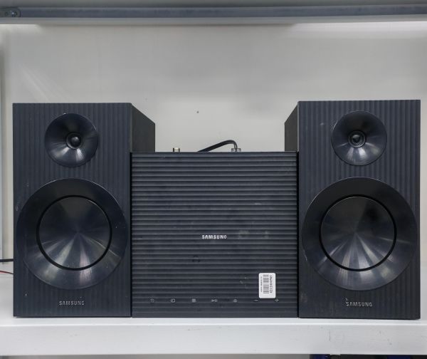 муз. центр и аудиосистема Samsung MM-J330 в Усть-Илимск