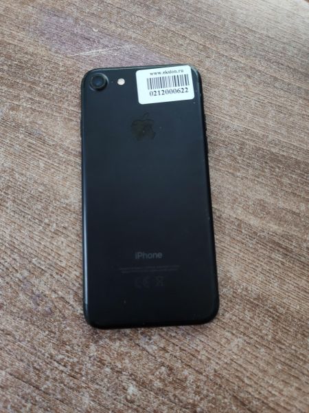 Купить Apple iPhone 7 32GB в Усть-Илимск за 2300 руб.