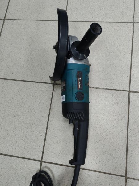 шлифмашина угловая сетевая Makita 9069 в Усть-Илимск