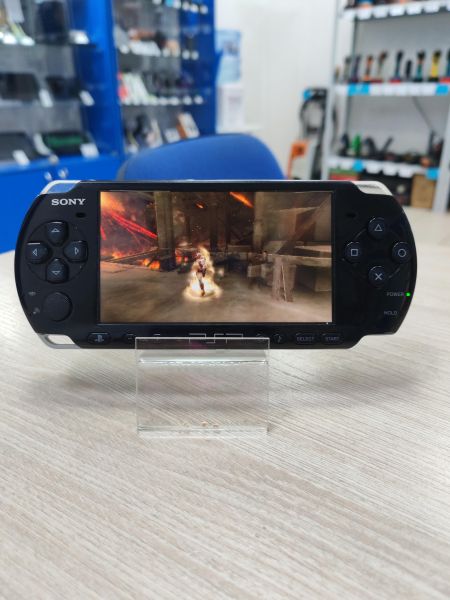 игровая приставка Sony PlayStation Portable (PSP-3008) с СЗУ в Усть-Илимск