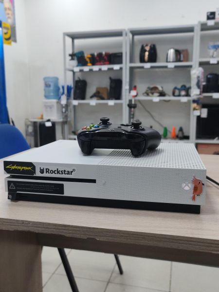 игровая приставка Microsoft Xbox One S 1000GB (1681, с дисководом) в Усть-Илимск