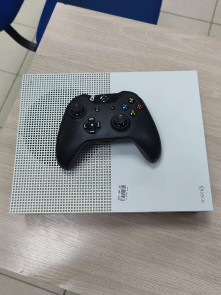 игровая приставка Microsoft Xbox One S 1000GB (1681, с дисководом) в Усть-Илимск