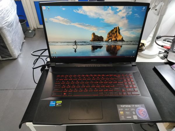 ноутбук MSI Katana GF76 B12UCR-1024XRU в Иркутск