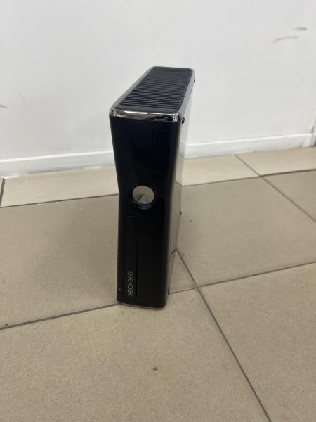 игровая приставка Microsoft Xbox 360 S 1TB (1439) в Иркутск