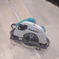 Makita 5704R