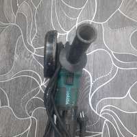 Makita 9558HNR