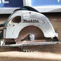 Makita 5704R