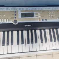 Yamaha PSR-R200