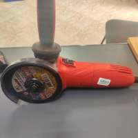 Milwaukee AGV 10-125 EK