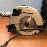Makita 5704R