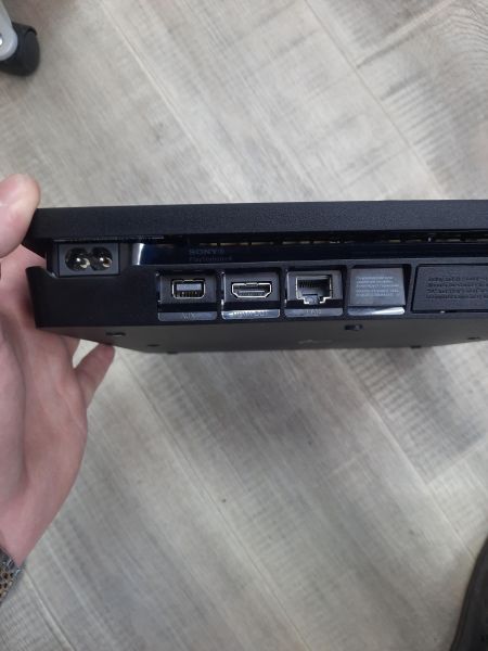 Купить Sony PlayStation 4 Slim 1TB (CUH-2108B) в Томск за 22099 руб.